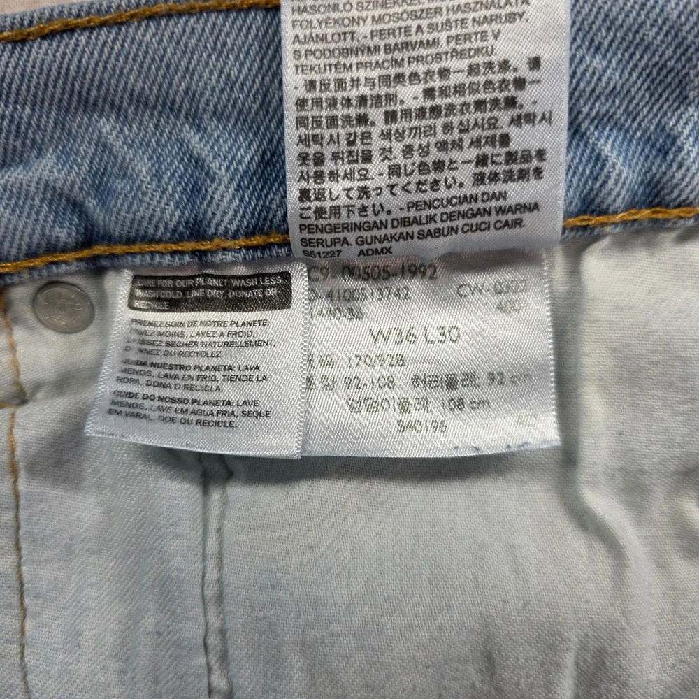 Levi's 505 Regular Fit Jeans Mens 36x30 Light Blue Straight Leg Denim 00505-1992
